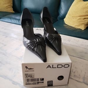 ALDO LEATHER PUMPS